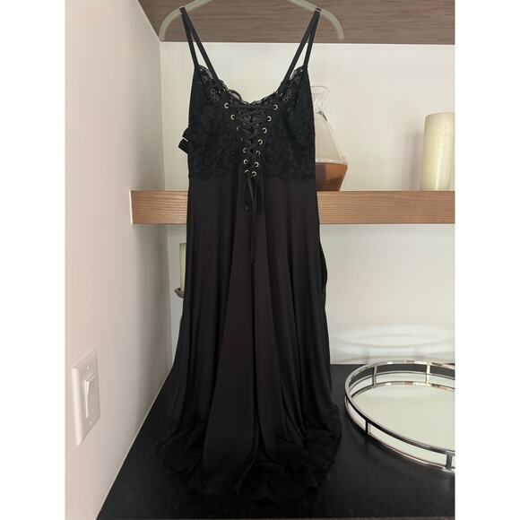 We are HAH The Evelyn Lace Up Reversible Dress in Noir - Picture 6 of 9